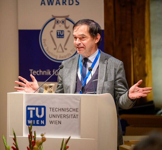 File:2022.10.13 Best Teaching Awards 2022-080 cut.jpg
